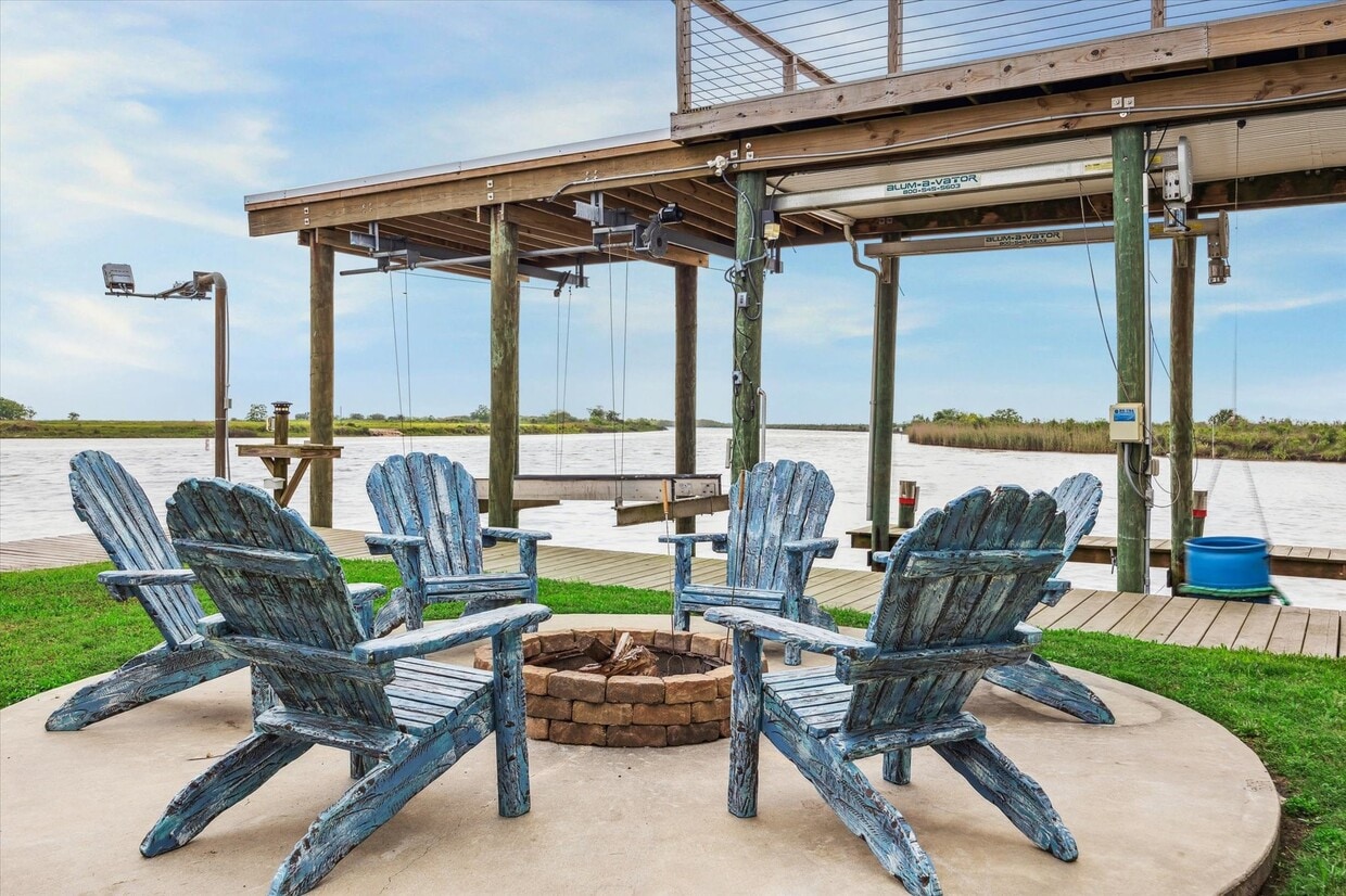 Building Photo - 395 Redfish Dr