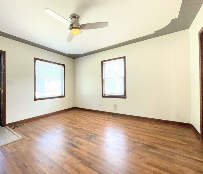 Foto del edificio - 2 Bedroom Home With Fenced in Yard