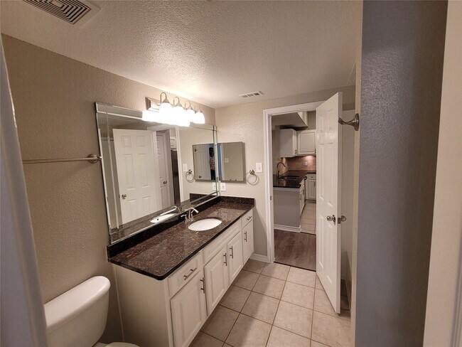 Foto del edificio - 2350 Westcreek Ln