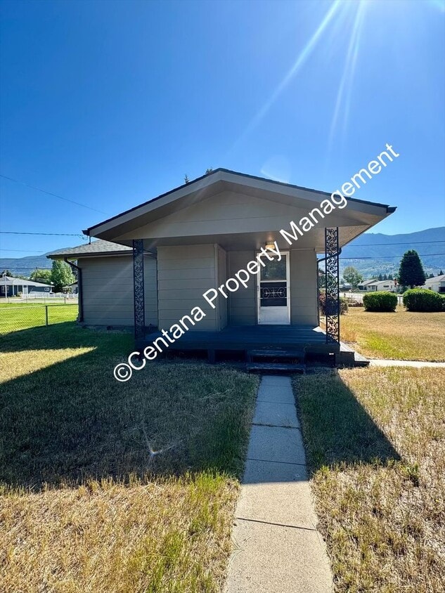 Primary Photo - 1 Bed 1 Bath Located in the Flats