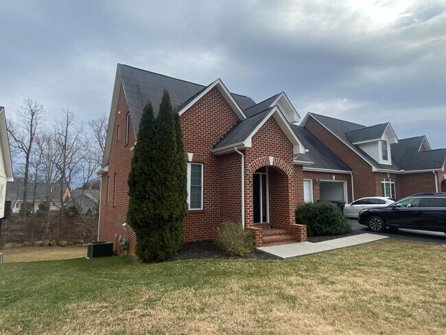 Building Photo - 2359 Wolf Run
