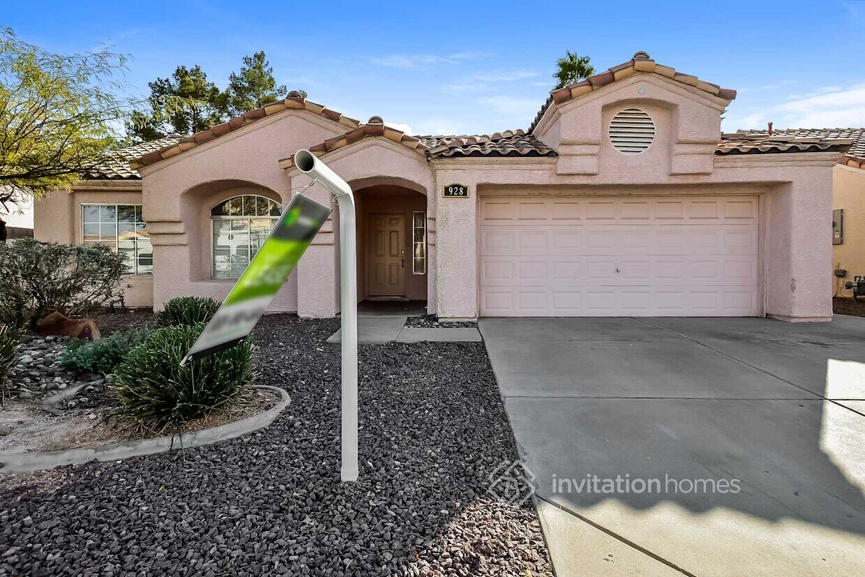 Primary Photo - 928 High Plains Dr