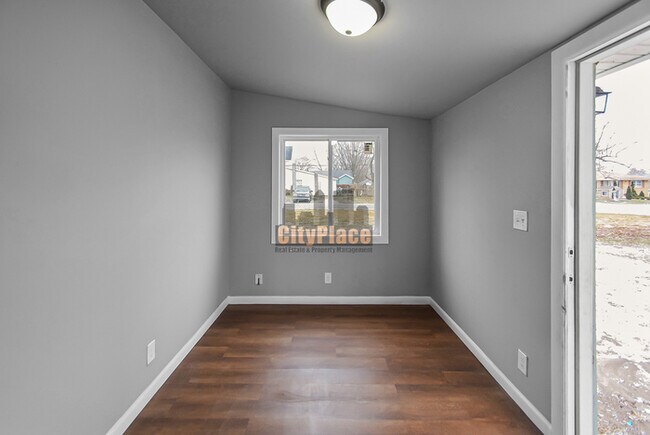 Foto del edificio - 2627 Chase St