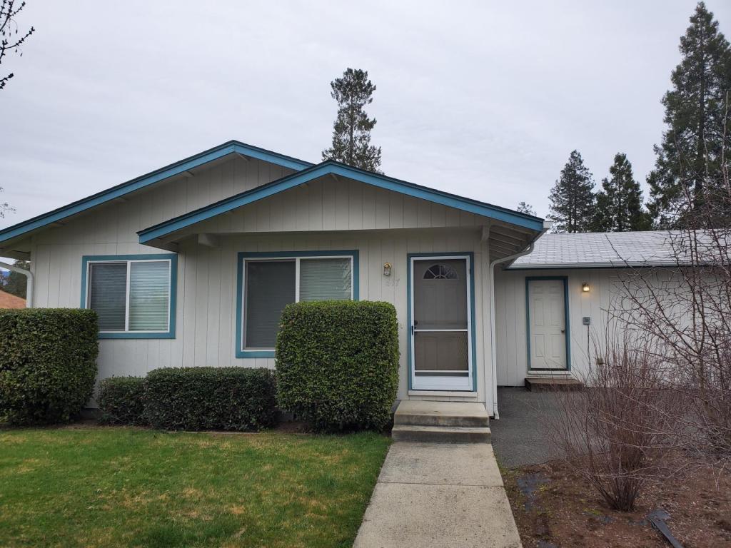 Primary Photo - 617 SW Western Ave