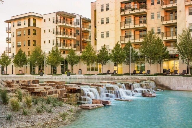 Building Photo - Discovery at The Realm