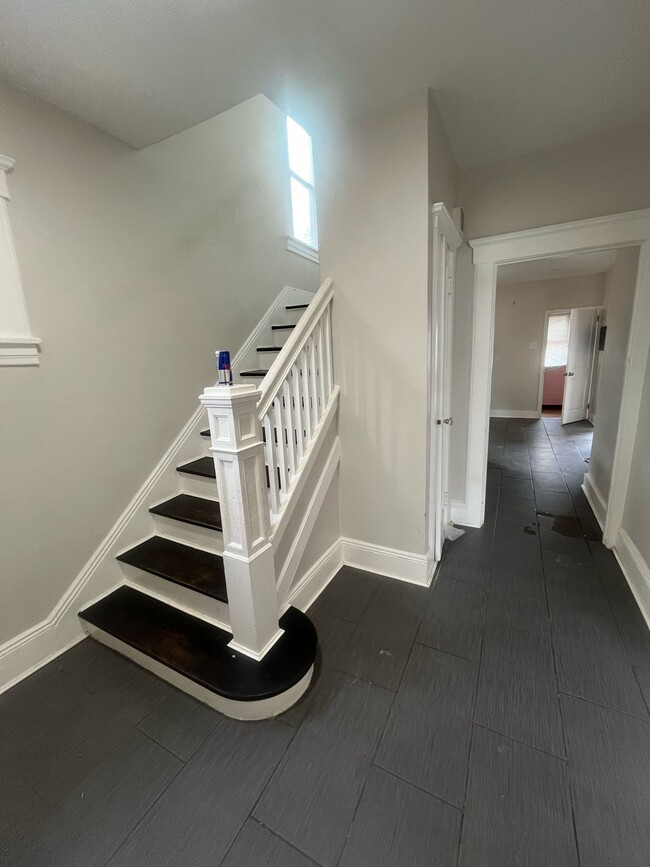 Building Photo - 1541 Morris Pl