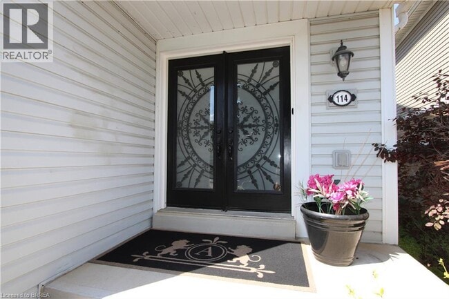 Photo du bâtiment - 114 Blackburn Dr