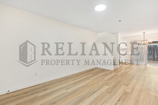 Foto del edificio - 1135 N Meridian Ave