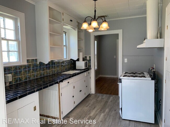 Building Photo - 2 br, 2 bath House - 257 East Linden