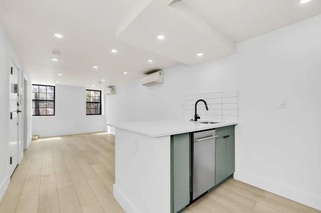 Foto del edificio - 2 bedroom in BROOKLYN NY 11221