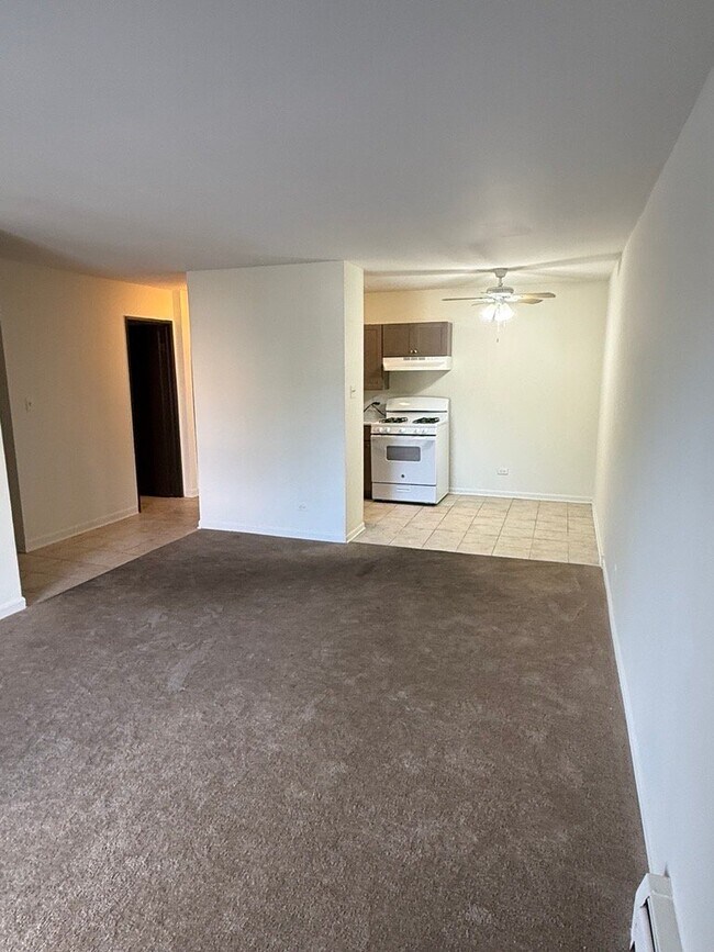 Foto del edificio - 351 Hawthorne Cir