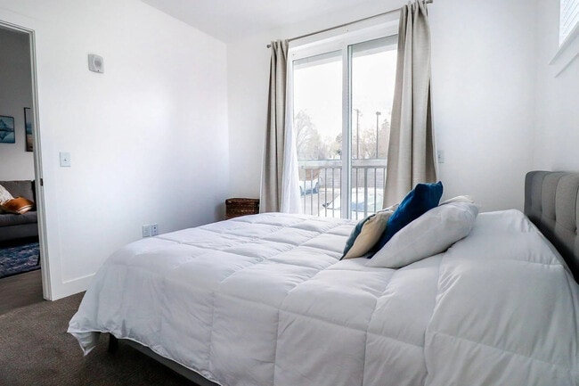 Building Photo - Palladium