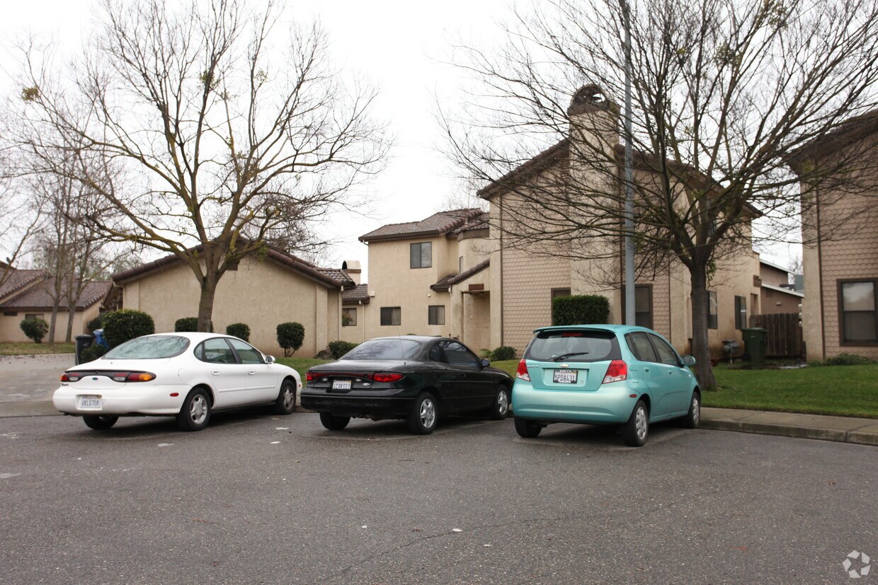 Building Photo - 3632-3636 La Mancha Pl