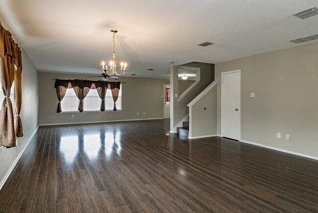 Building Photo - 3801 Bandera Ranch Rd
