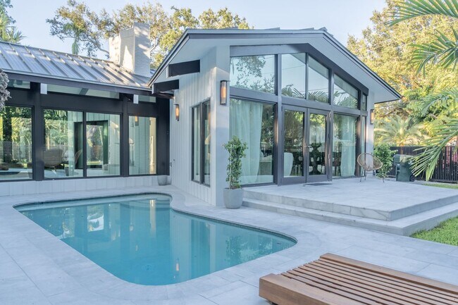 Foto del edificio - 6380 SW 69th St