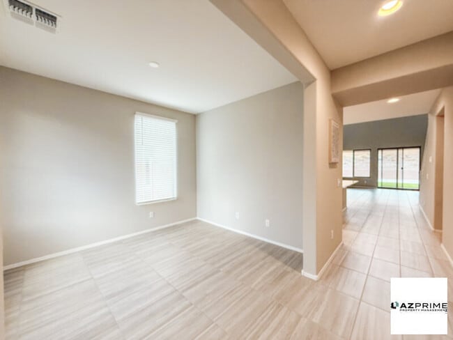 Foto del edificio - Beautiful 4/3.5 Peoria Home with Modern Upgrades &amp; Spacious Backyard!