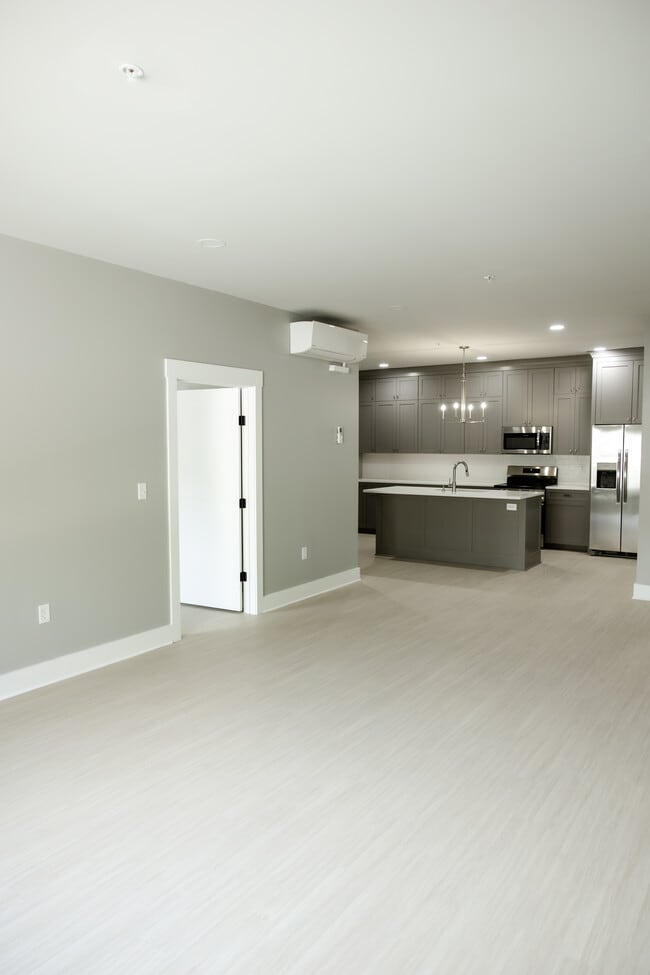 Building Photo - 1430 Lelia Dr