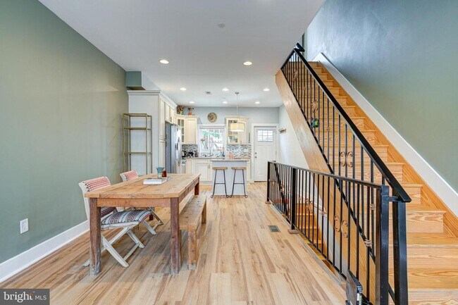 Building Photo - 1509 Dorrance St