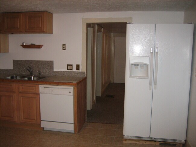 Building Photo - 56 Hartsen St