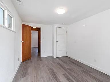 Building Photo - 825 E 51st St
