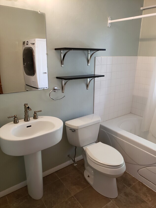 Foto del edificio - 513 W Olin Ave