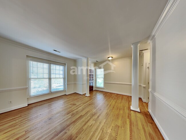 Foto del edificio - 8005 Red Oaks Trl