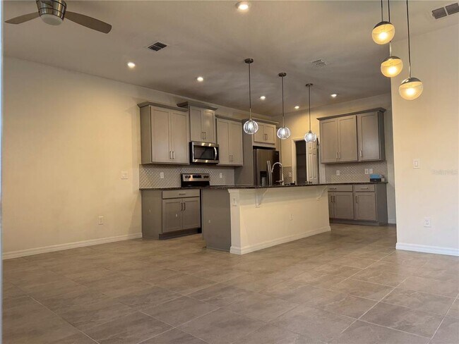 Foto del edificio - 8936 Matriarca Aly