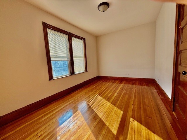 Foto del edificio - 129 Pleasant St