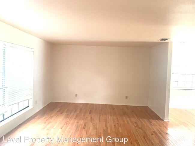 Building Photo - 4 br, 2.5 bath House - 115 Broadmoor Dr.