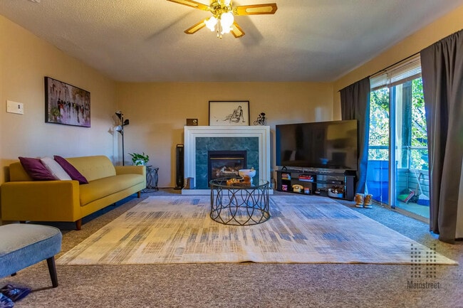 Building Photo - Maple Ridge Central Apartments