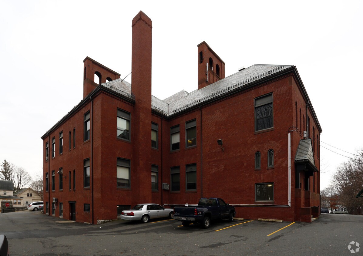 Building Photo - Lincoln School