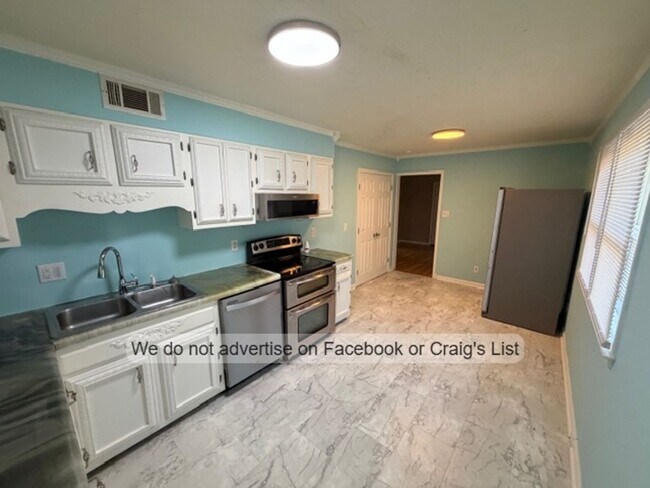 Building Photo - Eaglewood- Metric