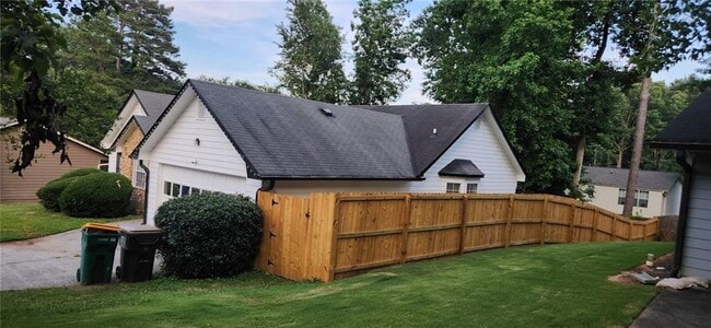 Foto del edificio - 1155 Riverside Trce