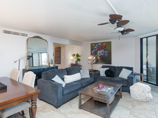 Foto del edificio - TURNKEY FURNISHED WATERFRONT RENTAL – Live the Island Life on Siesta Key