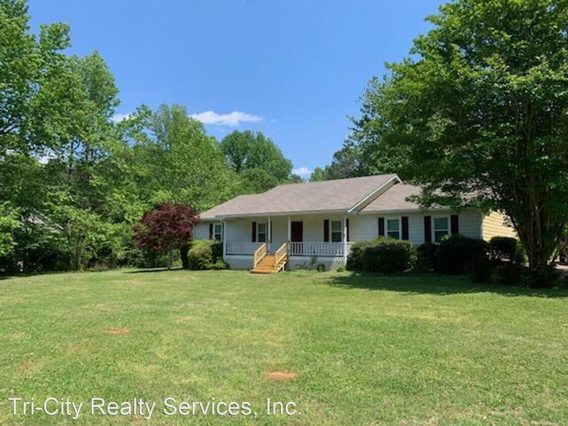 Primary Photo - 4 br, 2 bath House - 155 Drennan Drive