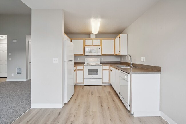 Building Photo - Redwood Terrace