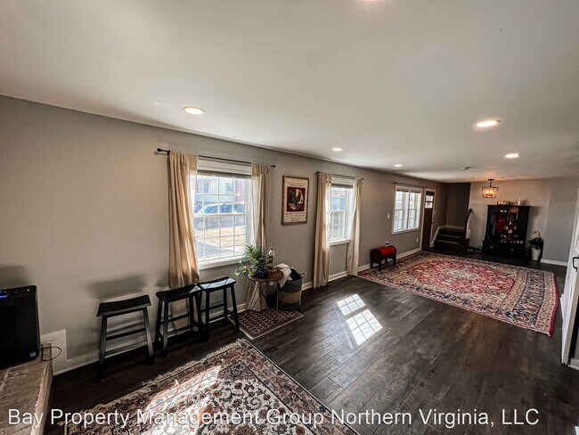 Building Photo - 5 br, 3 bath House - 6506 Delia Dr