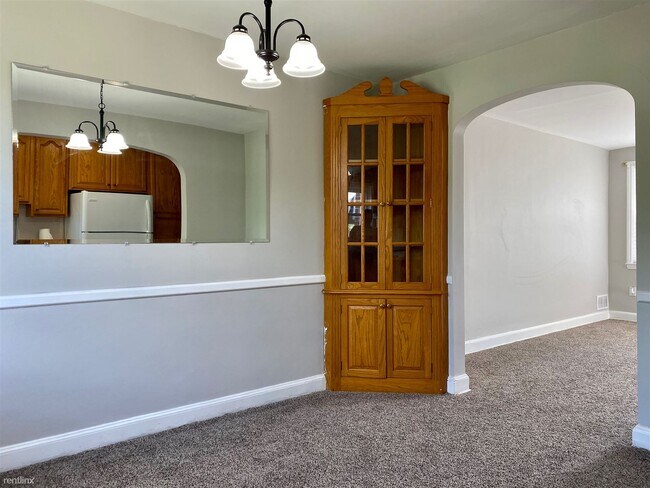 Building Photo - 2 br, 1.5 bath Townhome - 1203 Broening Hwy