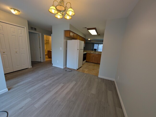 Foto del edificio - 41034 Rose Ln