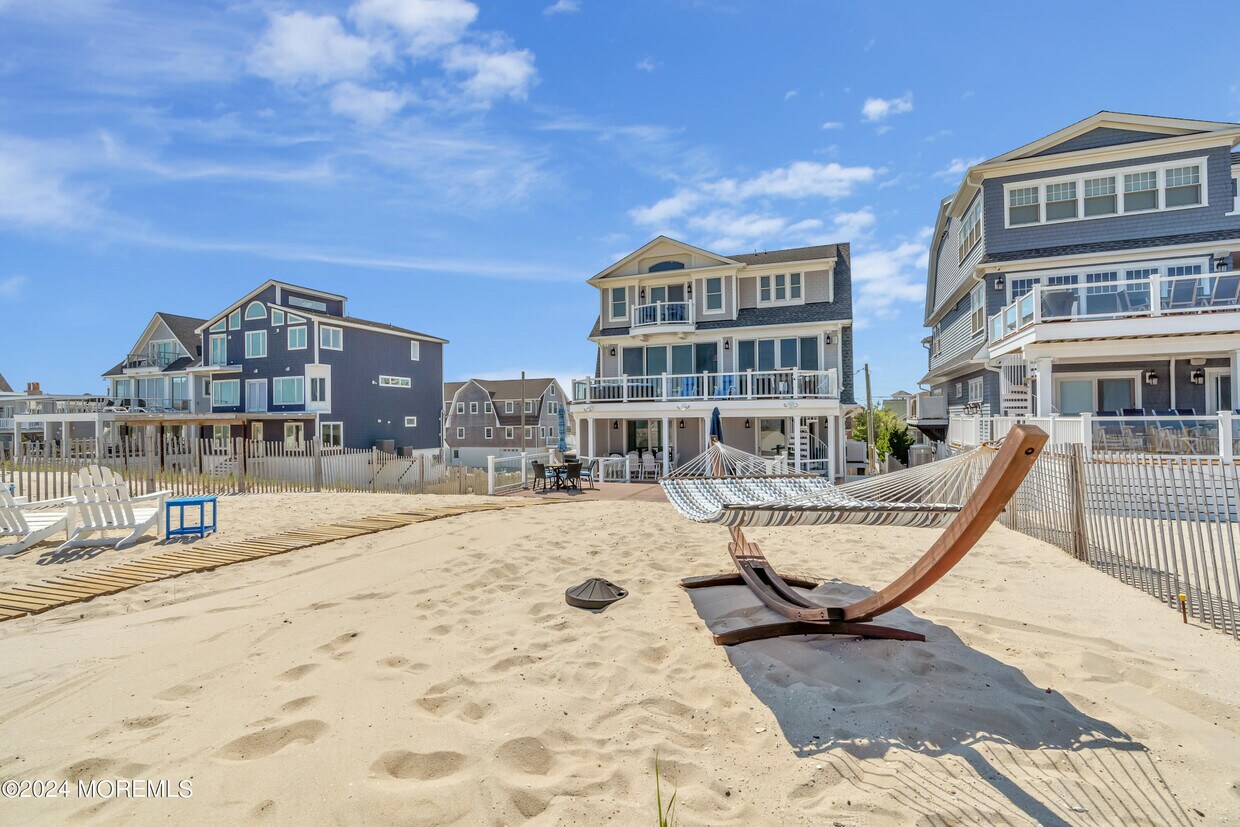 226 Dune Ave, Mantoloking, NJ 08738 House Rental in Mantoloking