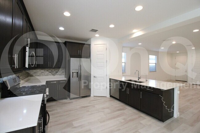 Building Photo - 5918 South 25th Lane