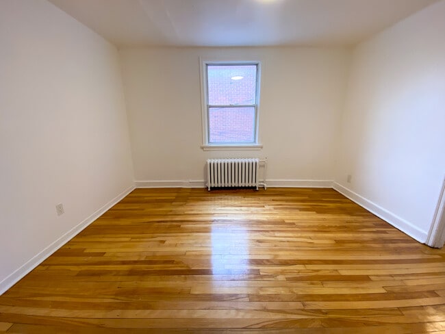 Building Photo - 67 Sweetland Ave