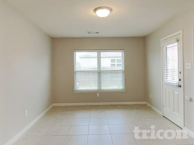 Building Photo - 224 Cottonwood Dr