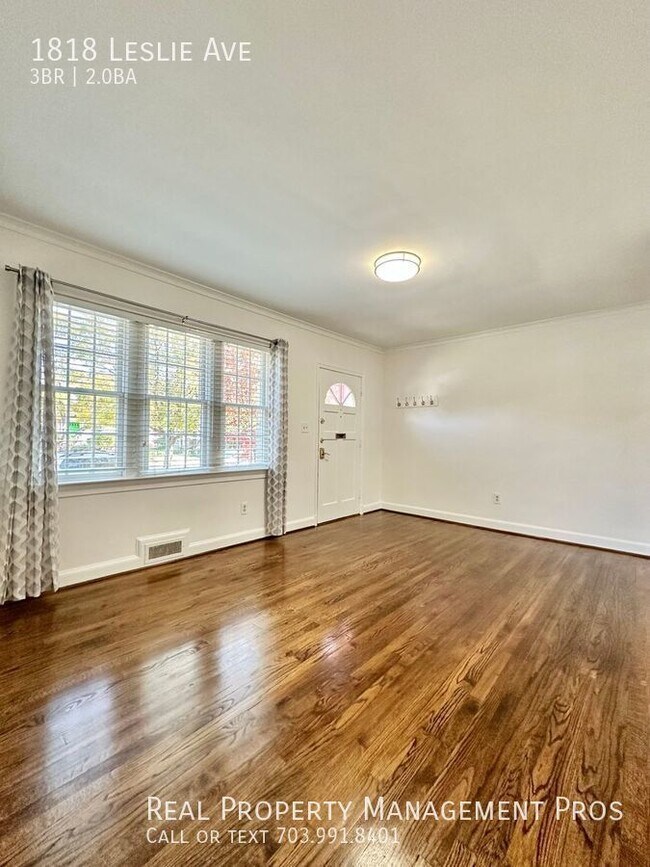 Foto del edificio - 1818 Leslie Ave
