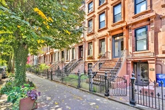 Building Photo - 266 Stuyvesant Ave