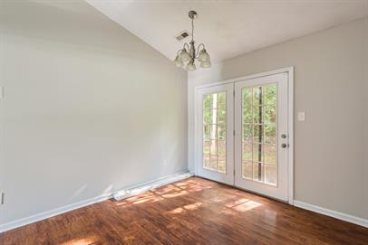 Foto del edificio - 4629 Woodbridge Ln