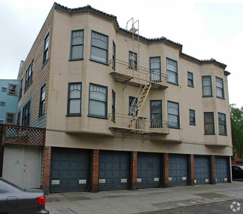 Building Photo - 1250 5th Ave