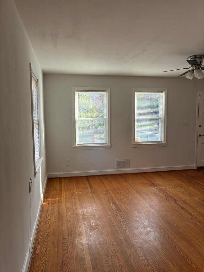 Foto del edificio - 425 Oakwood St SE