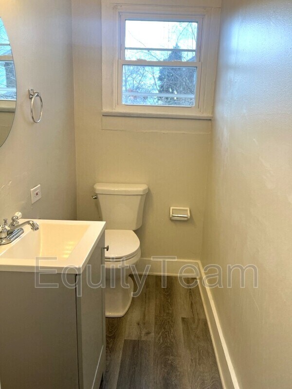 Foto del edificio - 114 N Garland Ave