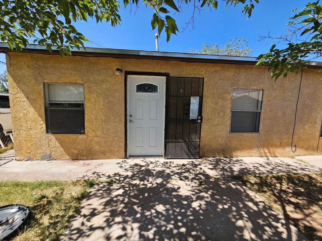 207 Delaware Ave, Alamogordo, NM 88310 House Rental in Alamogordo, NM